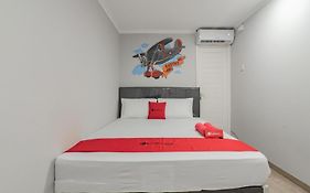 Reddoorz Plus Near Park & Zoo 2*