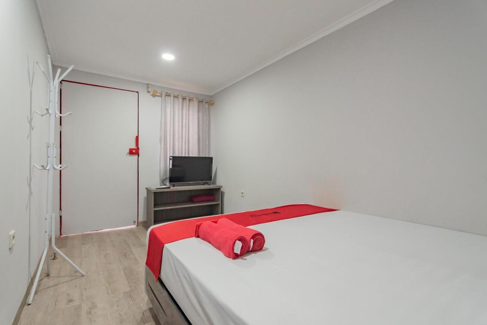 Reddoorz Plus Near Lembang Park & Zoo Bagian luar foto